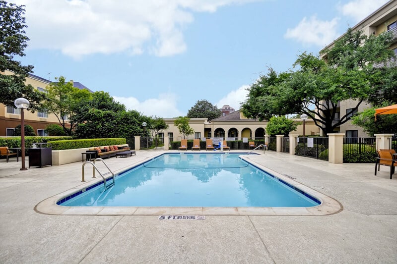 Courtyard_Dallas_Medical_Market_Center-Outdoor_Pool-Dr_Larry_Wolford-Hotel_Info